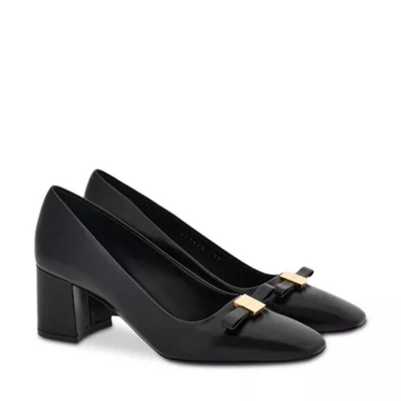 Ferragamo Black and Gold Heels Elegant Design size 7.5C Wide - Picture 1 of 4